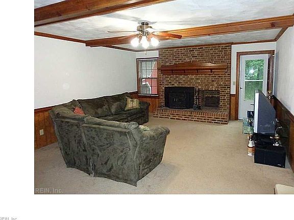 3rd image of 125 Waterfield Ave