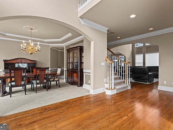 5th image of 320 Commons Gate Ct