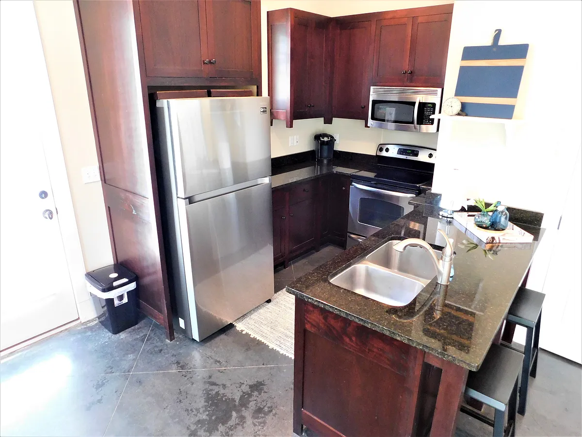 Building Photo - 905 16th St #10