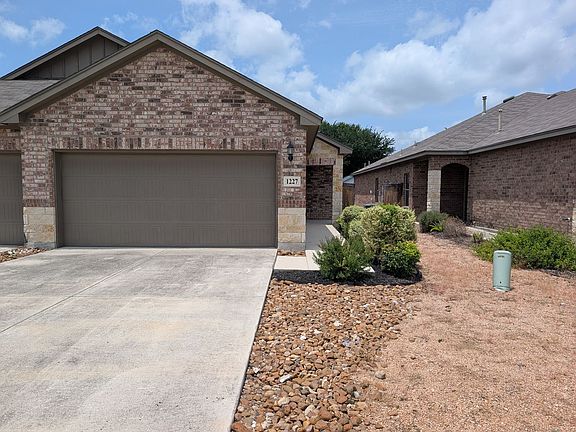 3rd image of 1227 Old Fm 306