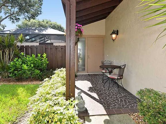 3rd image of 3706 Glen Oaks Manor Dr