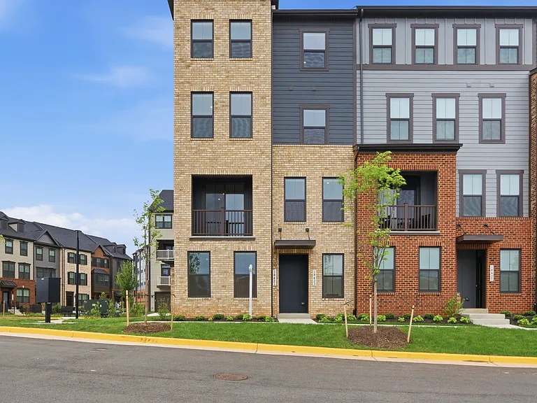 14421 Albemarle Point Pl — Photo 1