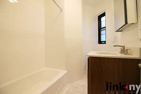 Rented by Link NY Realty | media 39