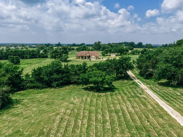 1813 Cemetery Rd, Bellville, TX 77418