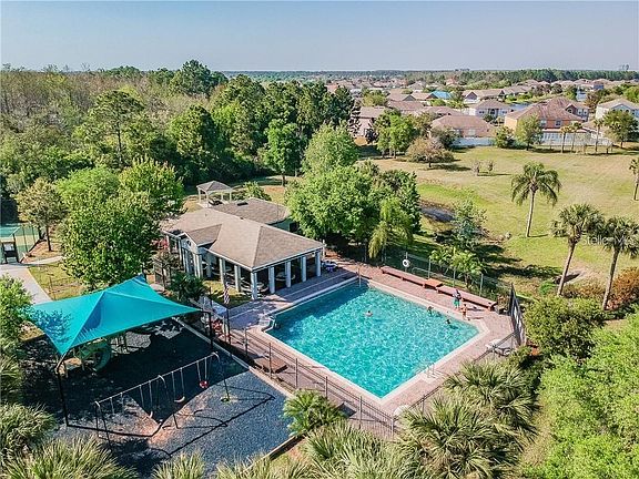 3rd image of 2907 Holly Berry Ct