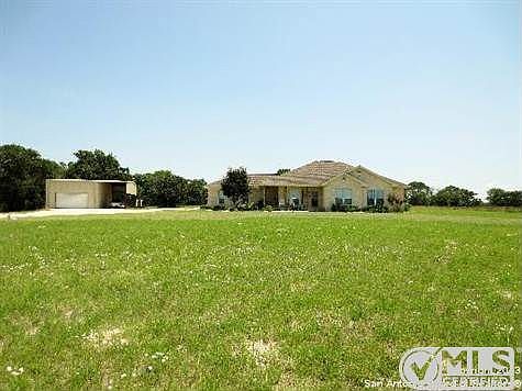 1st image of 860 Lake Valley Dr