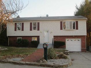 53 Vallette St, Cranston, RI 02920