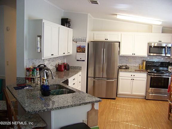 4th image of 105 LAKE COMO Drive