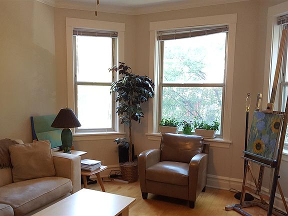 3rd image of 2318 W Medill Ave #2