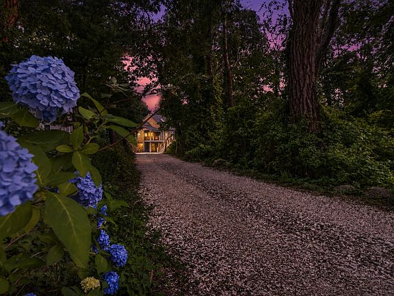 2nd image of 90 Log Cabin Road
