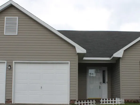 4316 Bishamon St, Hope Mills, NC 28348