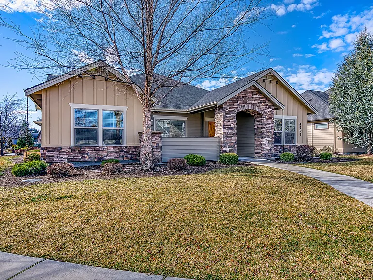 4493 W Prickly Pear Dr — Photo 2