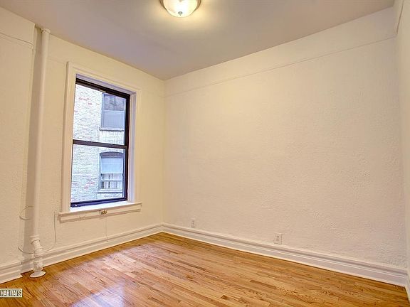 3rd image of 511 W 169th St APT 21