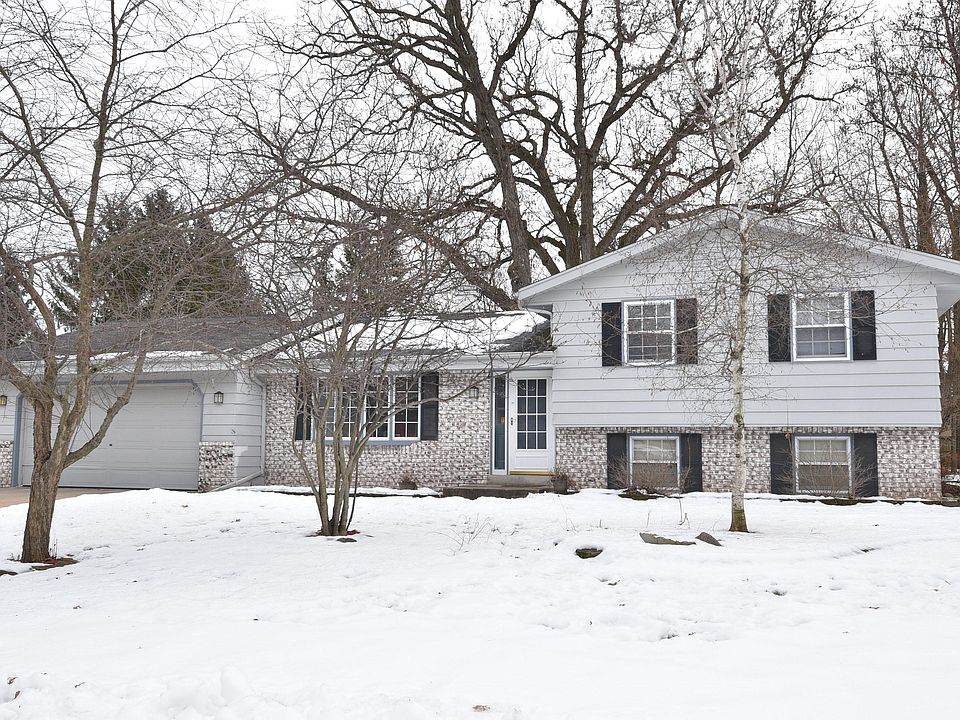 1st image of 7919 W Bur Oak Dr