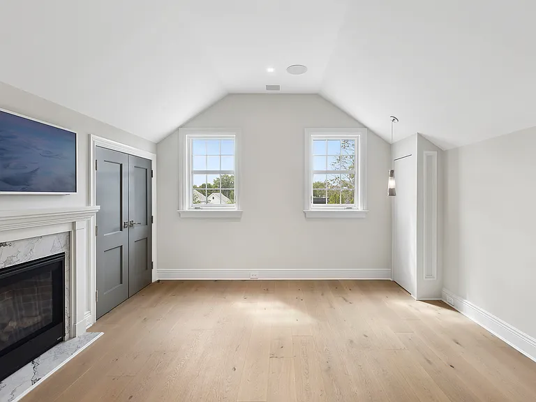 27 Howard St — Photo 22