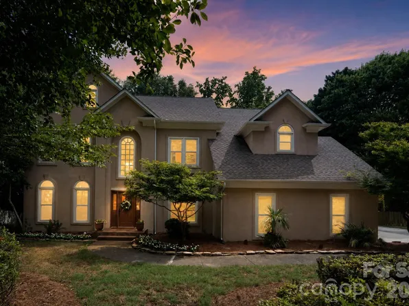9717 Pallisers Trl, Charlotte, NC 28210
