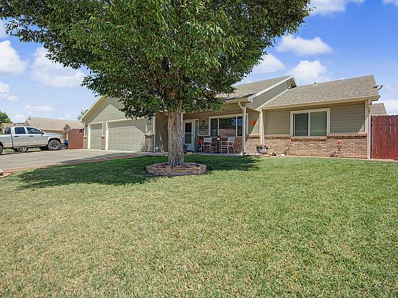 2nd image of 411 Poplar Dr
