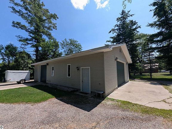 5th image of 444 Wilber Rd