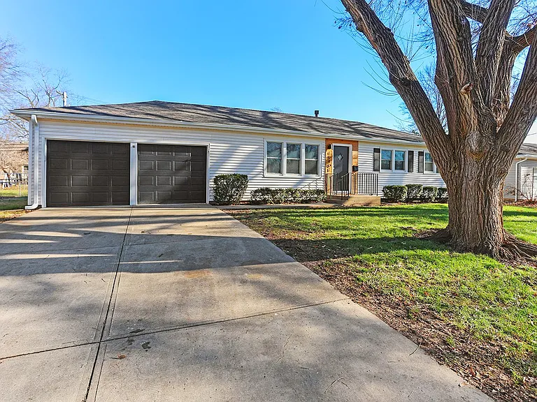 10401 Maple Dr — Photo 30