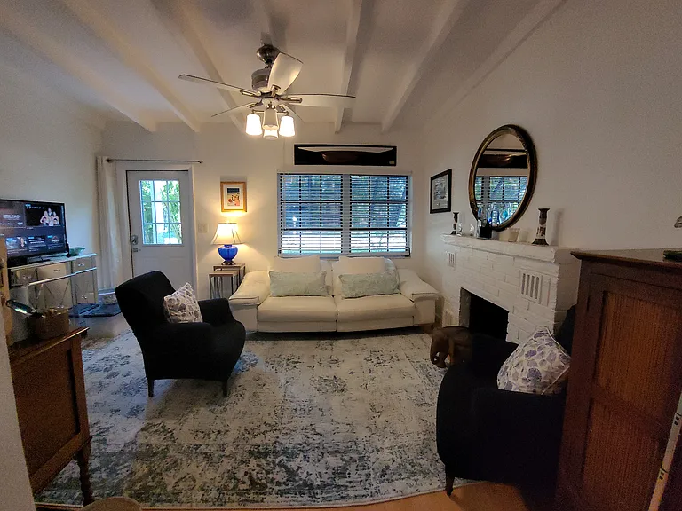 1705 SW 14th St — Photo 3