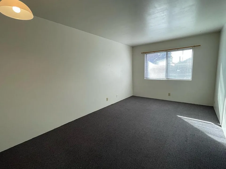 1212 D St #10