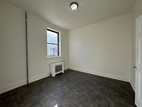 3rd image of 165 Nichols Ave APT 1M