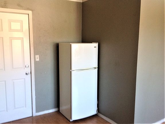 5th image of 610 W Garland Ave APT 4