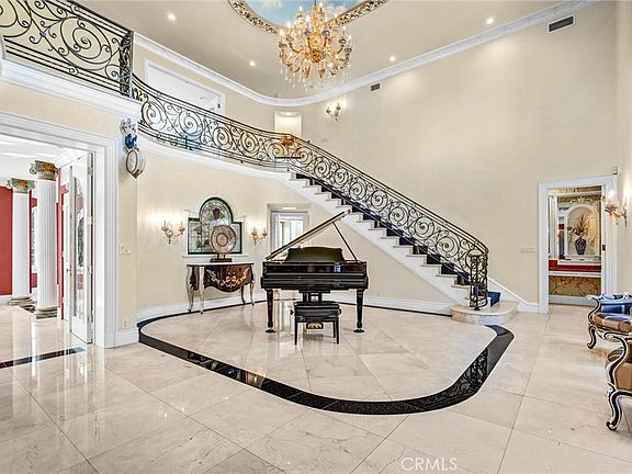 4th image of 2290 Lombardy Rd