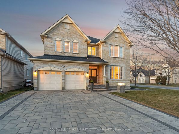831 Dalkena Pl, Ottawa, ON K2J 0Y4