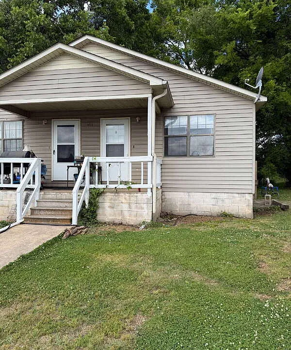 403 Austin Ave #B