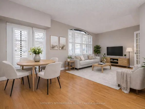 3085 Bloor St W #108, Toronto, ON M8X 1C9