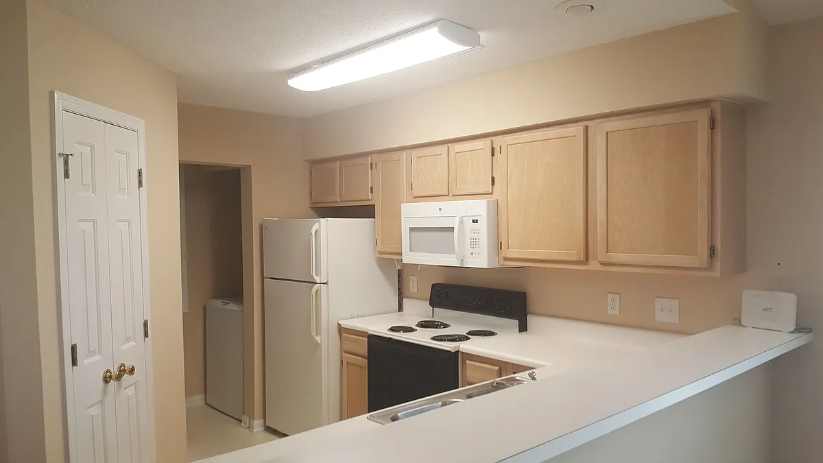 Building Photo - 589 Blue River Ct #4G