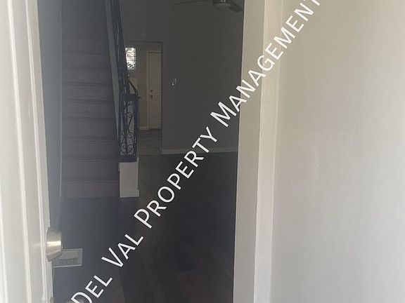 2nd image of 2118 E Birch St