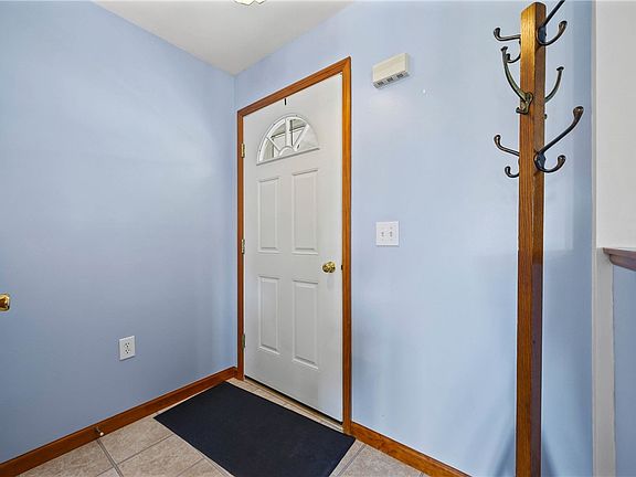 3rd image of 3118 Lake To Lake Rd