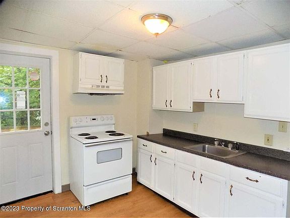 2nd image of 827 Main 2nd Floor Ave