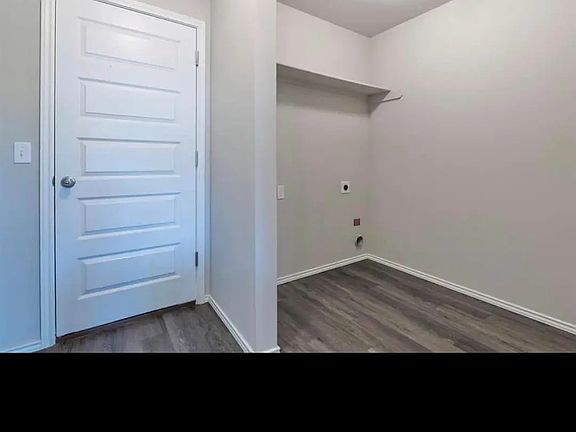 3rd image of 1425 Madison Ave