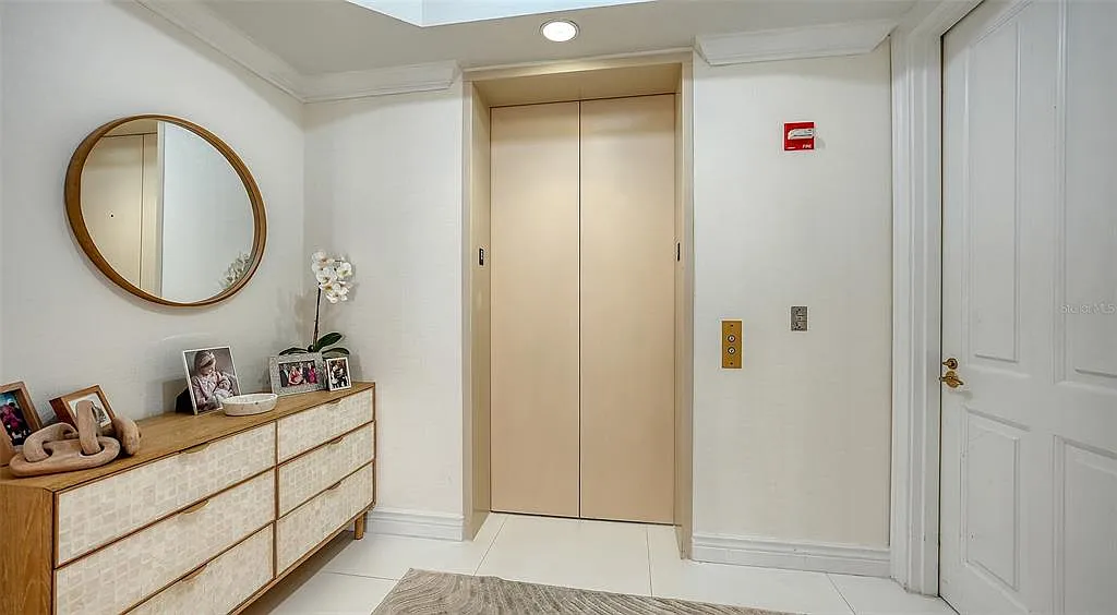 3 bed, 3.0 bath, 2799 sqft, $20,000 — Photo 4