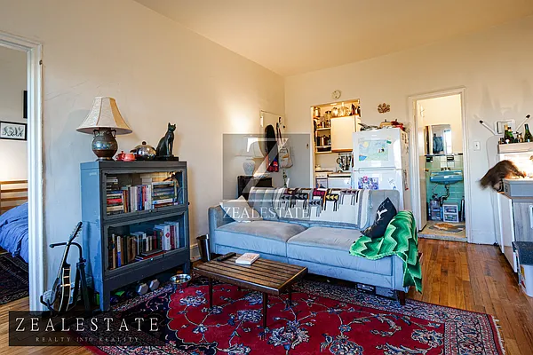 Rented by ZealEstate Group Inc | media 4