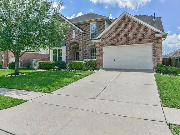 Neat as a pin! Ready for your immediate move in.