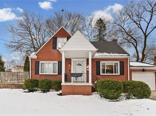 1049 Windermere Dr, Pittsburgh, PA 15218