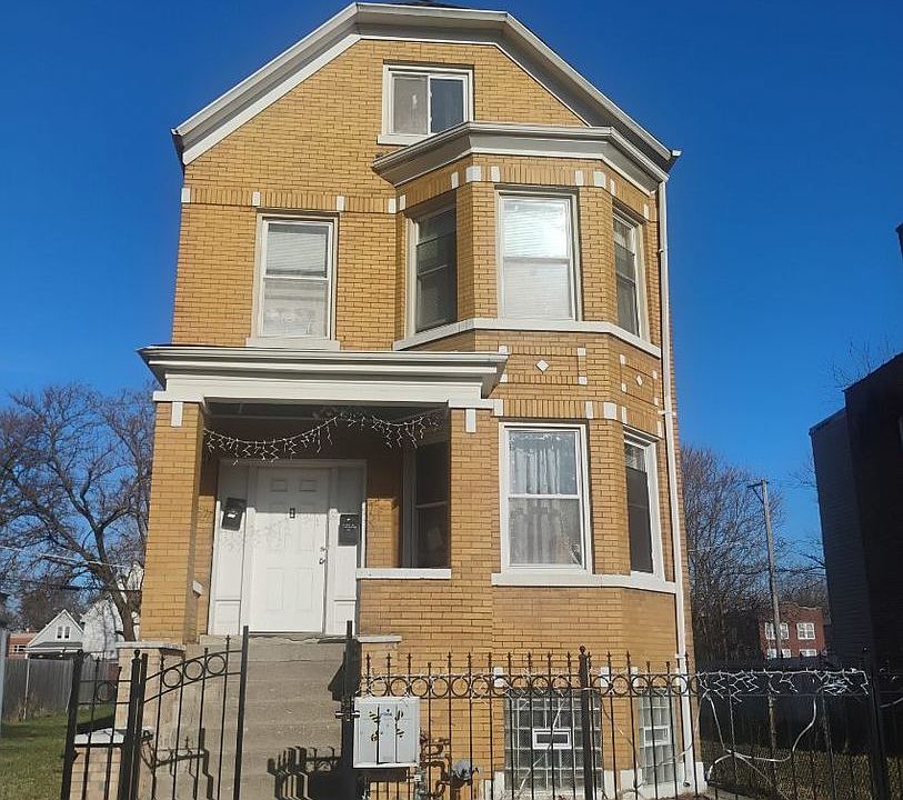 2nd image of 5351 S Laflin St