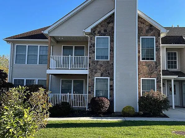 71 Chariot Ct, Piscataway, NJ 08854