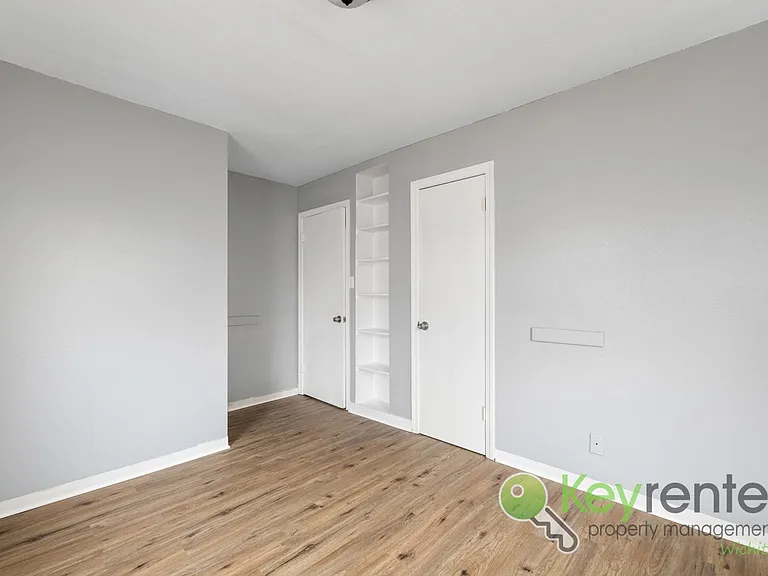 1338 N Volutsia Ave — Photo 14