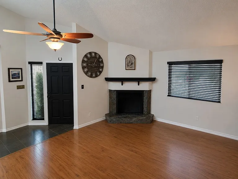 9237 N 47th Dr — Photo 13