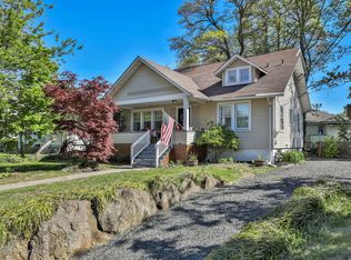 62 Memorial Pkwy, Atlantic Highlands, NJ 07716