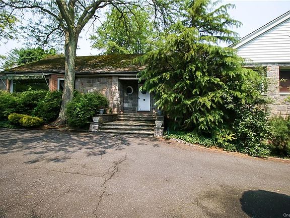 2nd image of 2A Normandy Ln