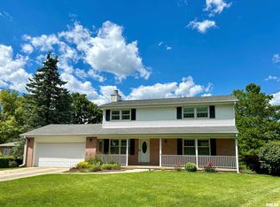 120 Ossami Lake Ct, Morton, IL