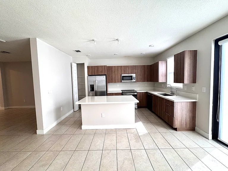 8058 NW 105th Ct #5800 — Photo 2