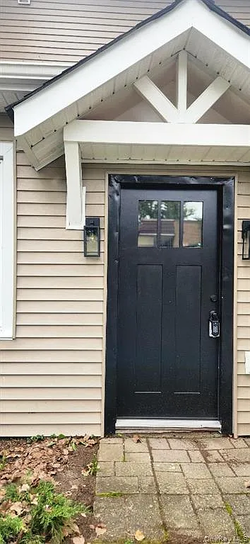 2 bed, $3,200 — Photo 2