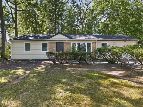 5045 Fairgreen Dr, Toledo, OH 43613